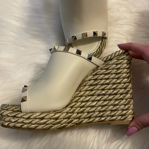 Valentino Rockstud Torchon Leather Wedge Mules - Picture 5 of 8